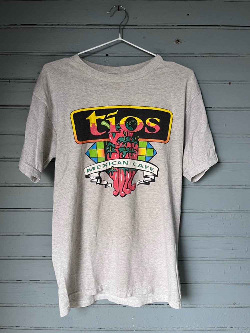 Men’s Vintage Tio's Mexican Cafe Graphic Tee in Heather Gray